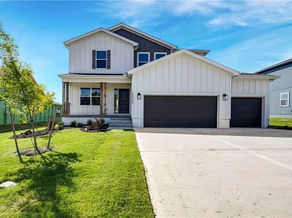 18425 W 195th St, Spring Hill, KS 66083