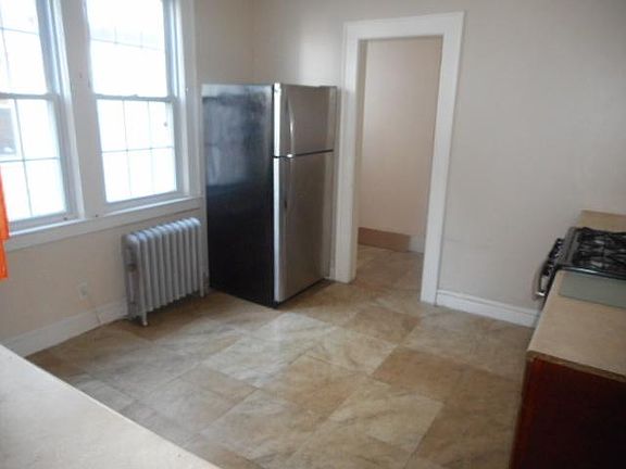 2nd image of 112 Cleremont Ave Floor 1