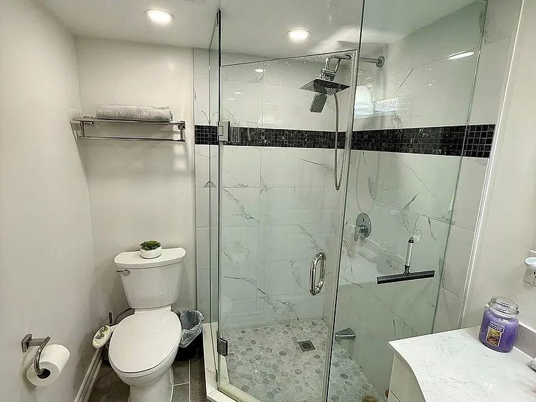 7825 Bayview Ave #309 — Photo 19