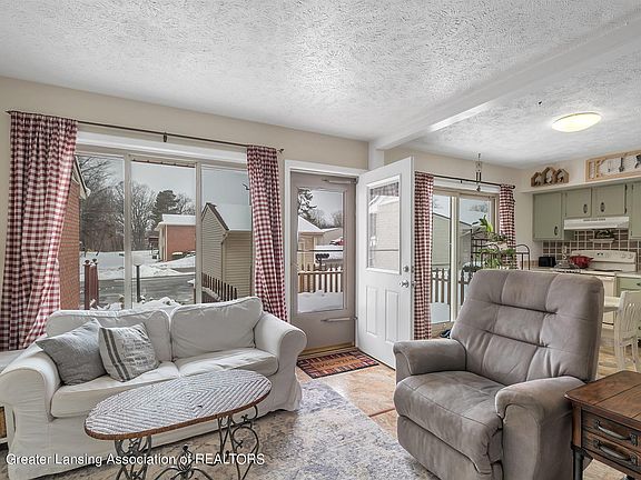 5th image of 258 Bonnie Brook Dr