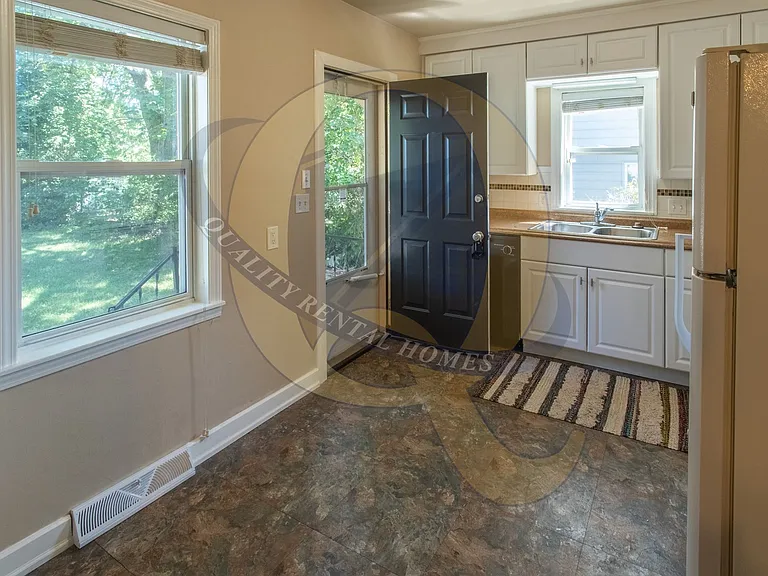 2468 Beulah St — Photo 11