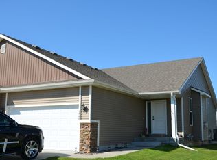 5740 NW 50th St, Johnston, IA 50131