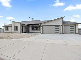 4218 W 19th Ave, Kennewick, WA