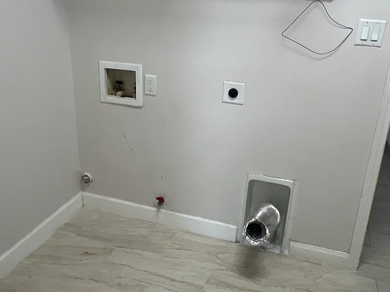 2305 Lorraine St — Photo 18