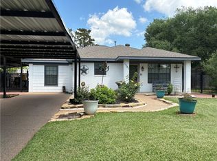 1501 Maple Dr, Bryan, TX 77803
