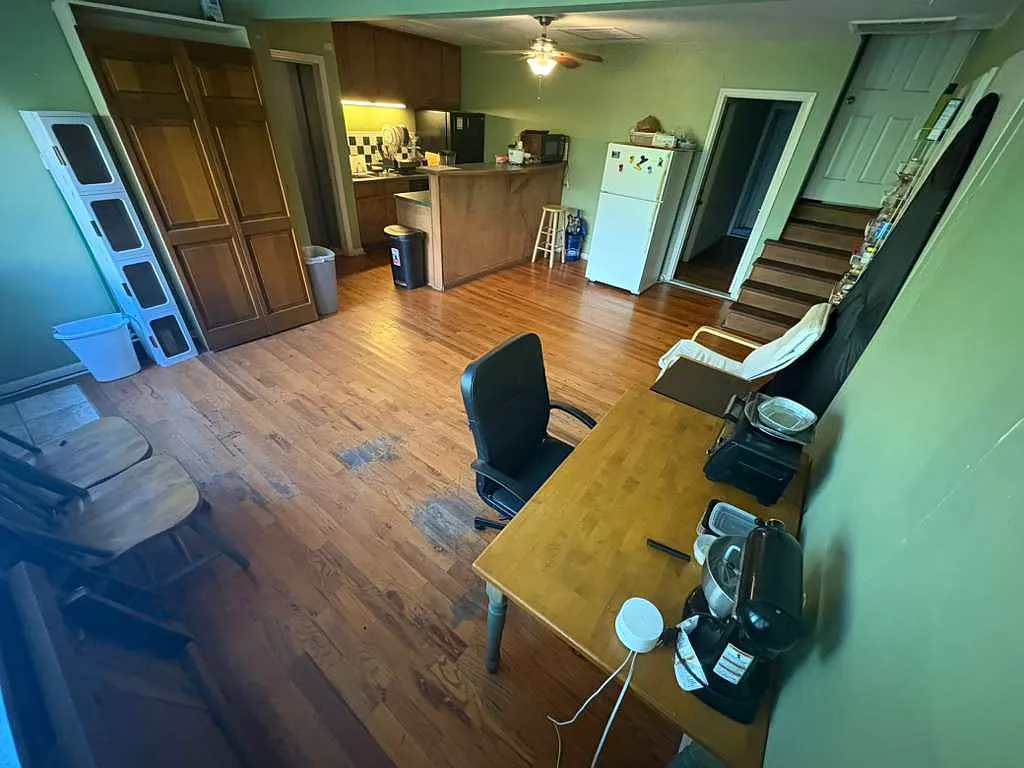 1 bed, 1200 sqft, $599 — Photo 4