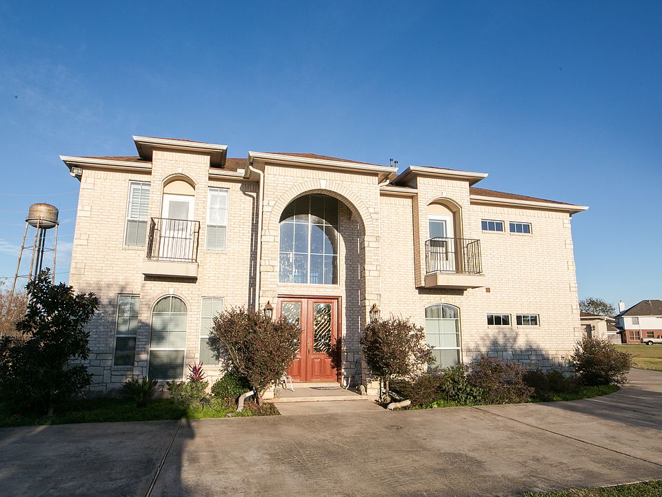 1st image of 5819 Grande Gables Dr