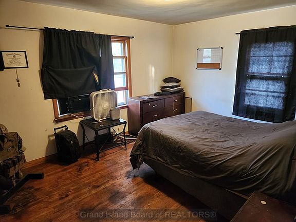 5th image of 1320 N Broadwell Ave