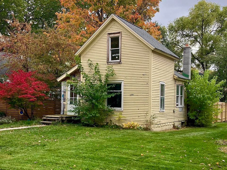 630 ster St, Traverse City, MI 49686 Zillow