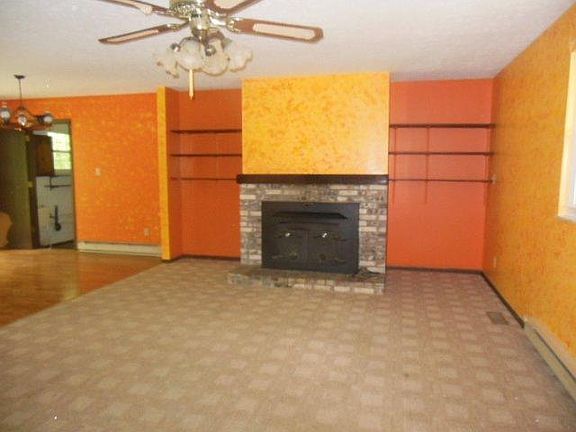 5th image of 2610 Wildwood Ln