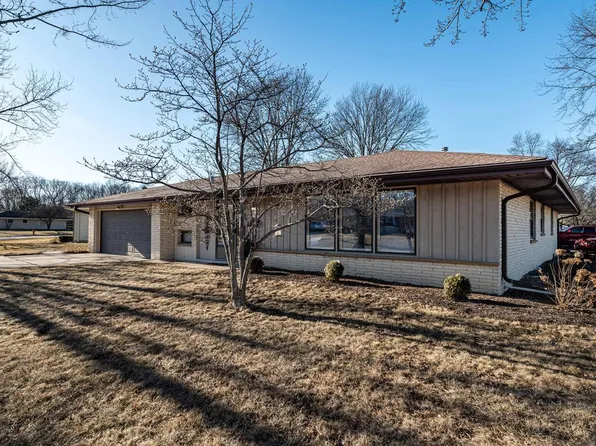 N90W17630 St Stevens DRIVE, Menomonee Falls, WI 53051