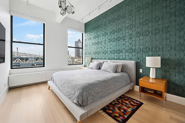 Rented by Sotheby's International Realty | media 10