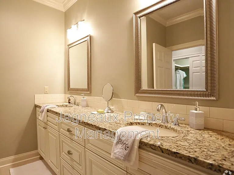 108 Shallowford Dr — Photo 17
