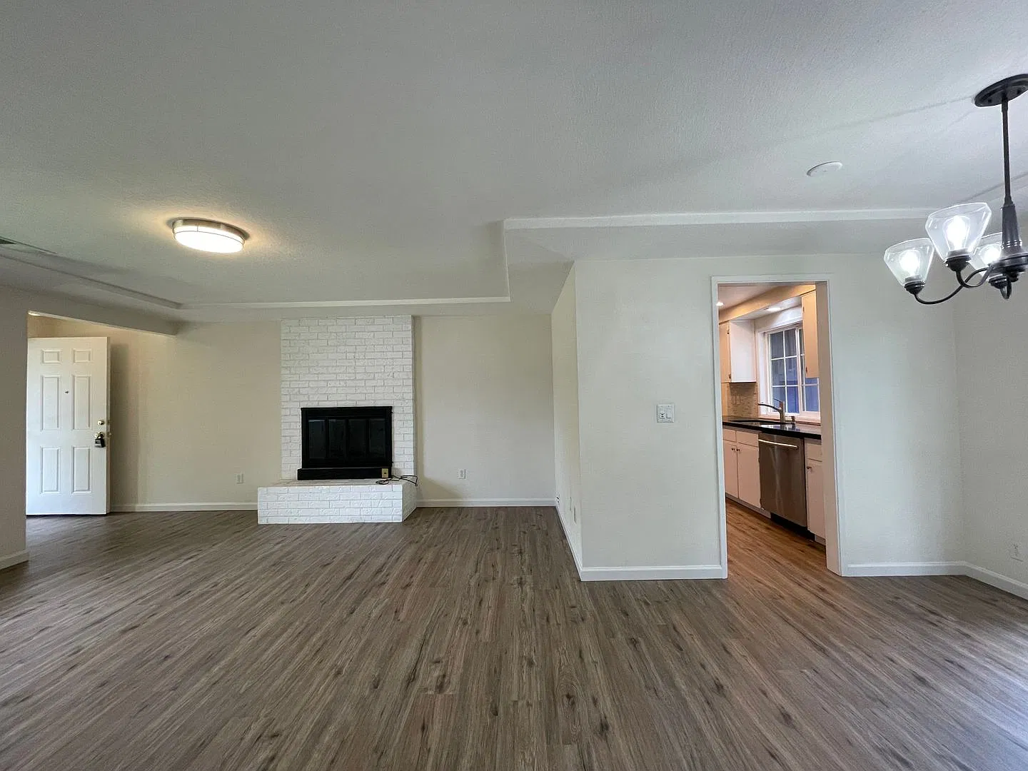 3 bed, 1664 sqft, $2,745 — Photo 3