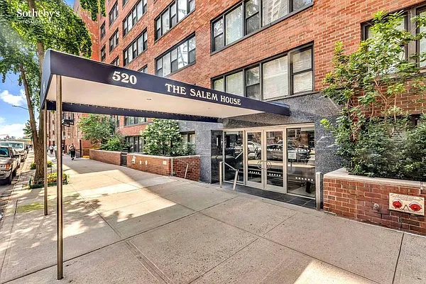 Sold by Sotheby's International Realty | media 9