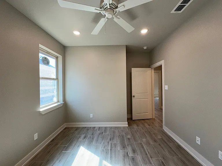 205 Lindsey Ln — Photo 13