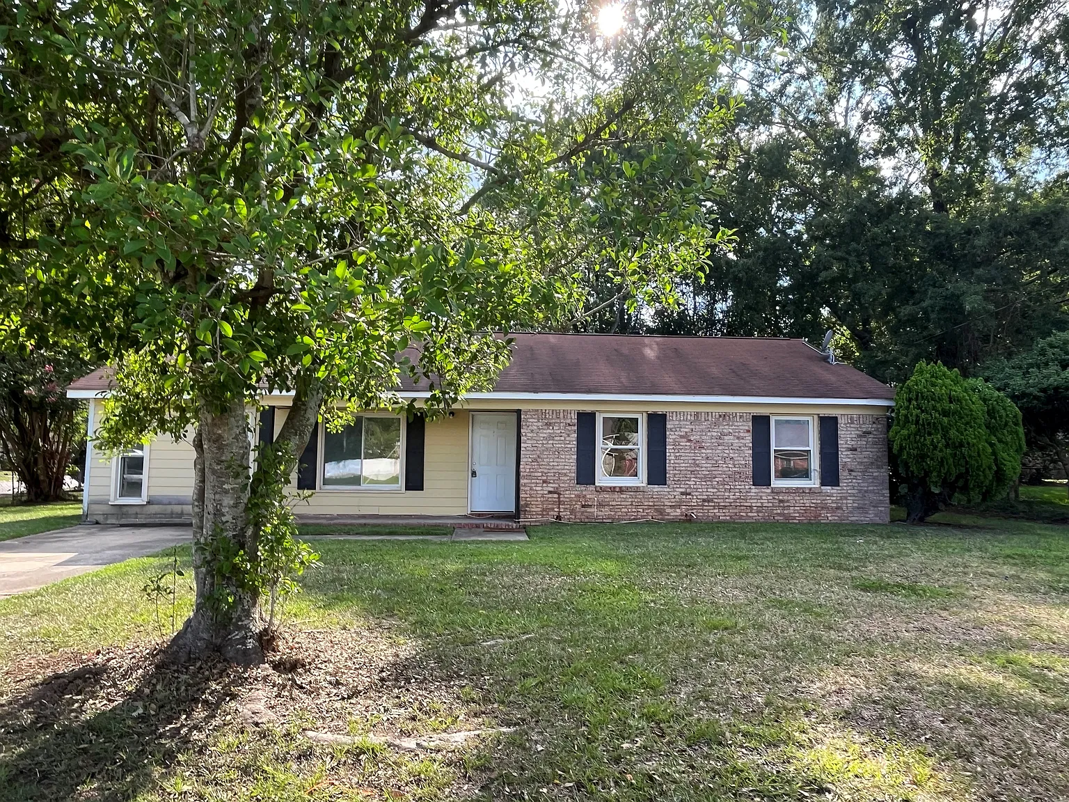 3 bed, 1300 sqft, $1,925 — Photo 2