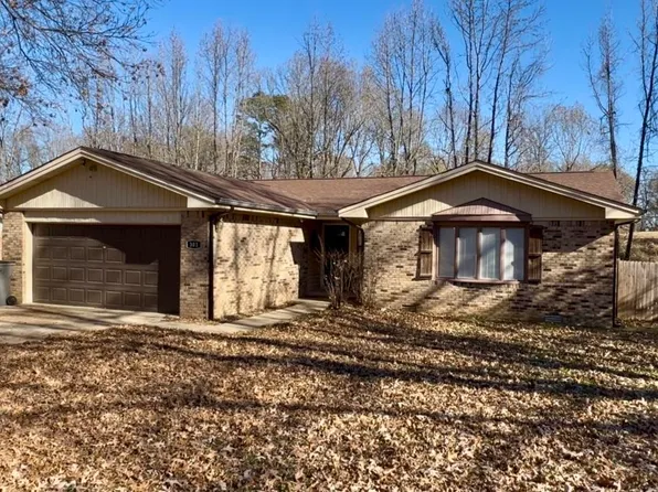 301 Foxfire Dr, Paragould, AR 72450