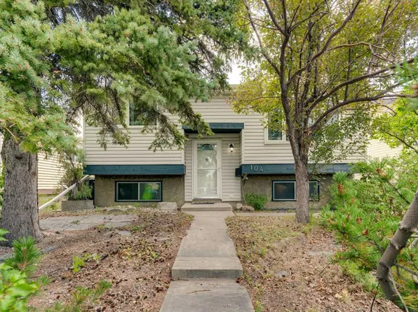 104 W Falsby Way NE, Calgary, AB T3J 1C4