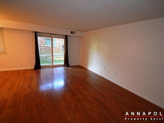 5th image of 211 Victor Pkwy #211D