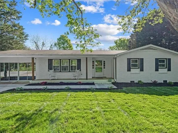 7602 Summerfield Rd, Summerfield, NC 27358