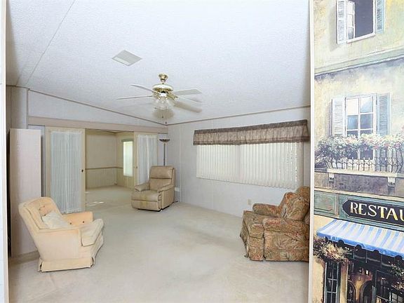 4th image of 865 Tamarind Cir
