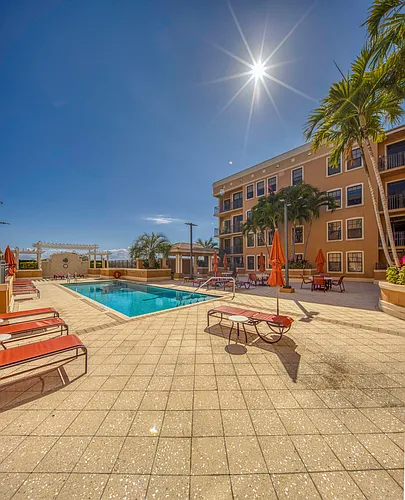 511 Lucerne Ave #401 Photo 1