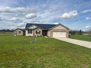 5087 Panhandle Rd, New Vienna, OH 45159