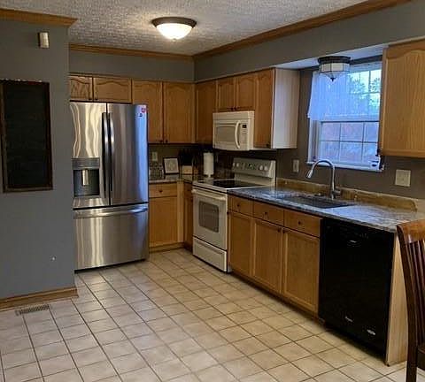 2nd image of 318 Dewfall Dr