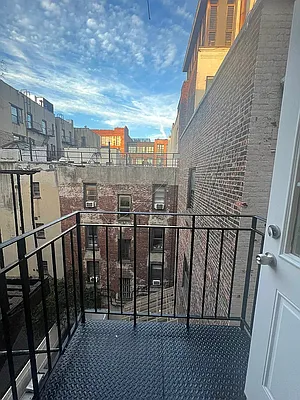 Rented by REAL New York | media 17