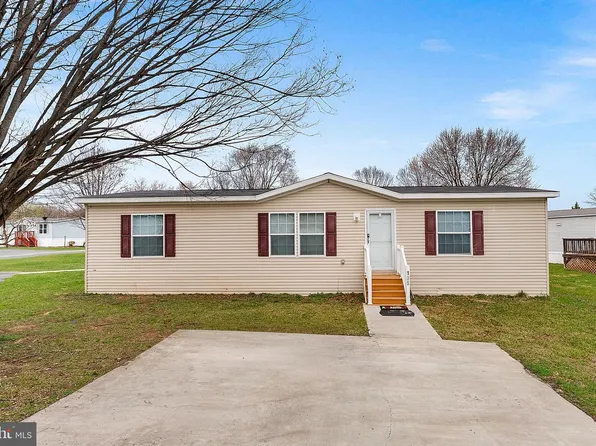 135 Gregory Pl, Winchester, VA 22603