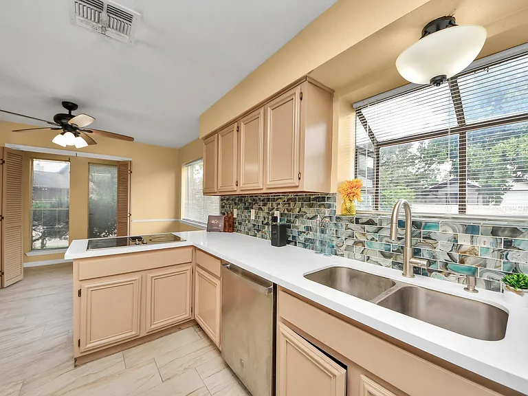 3935 Heathersage Dr — Photo 18