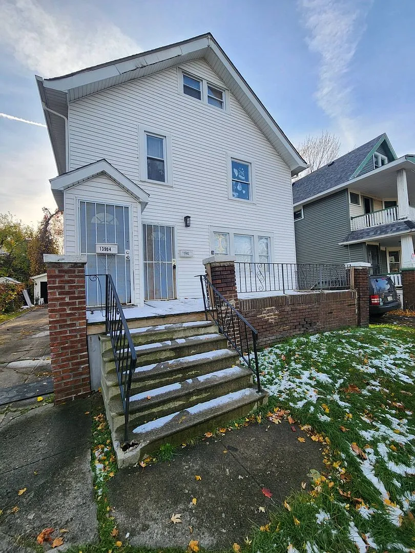 13902 Coit Rd — Photo 1