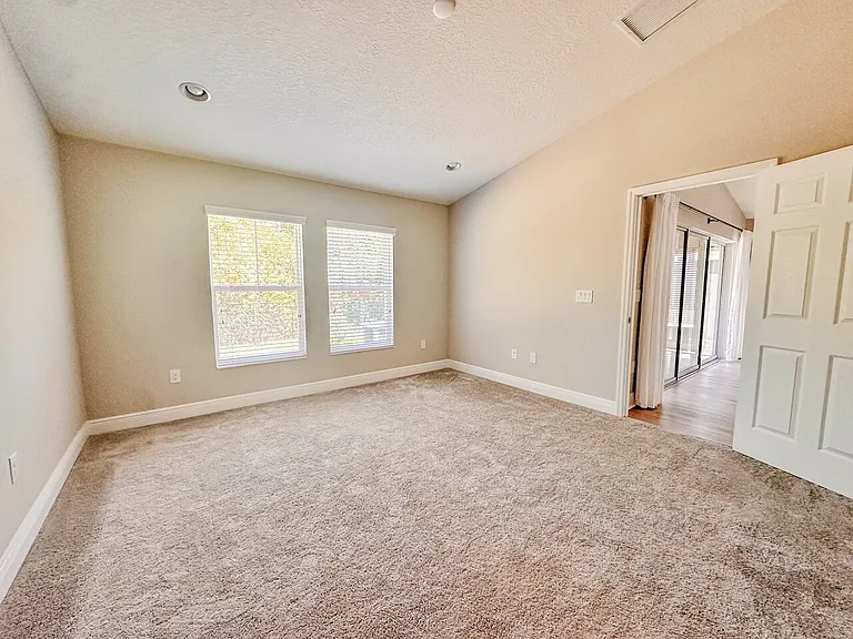 12488 Oak Hill Way — Photo 9