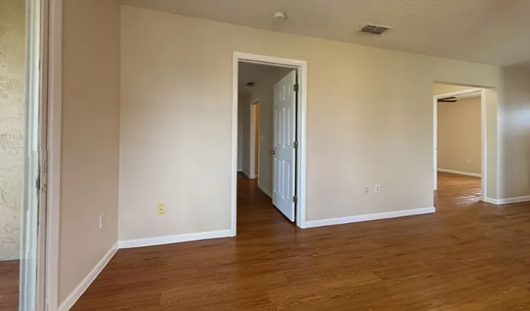 1915 Schlotter Cir #206 — Photo 13
