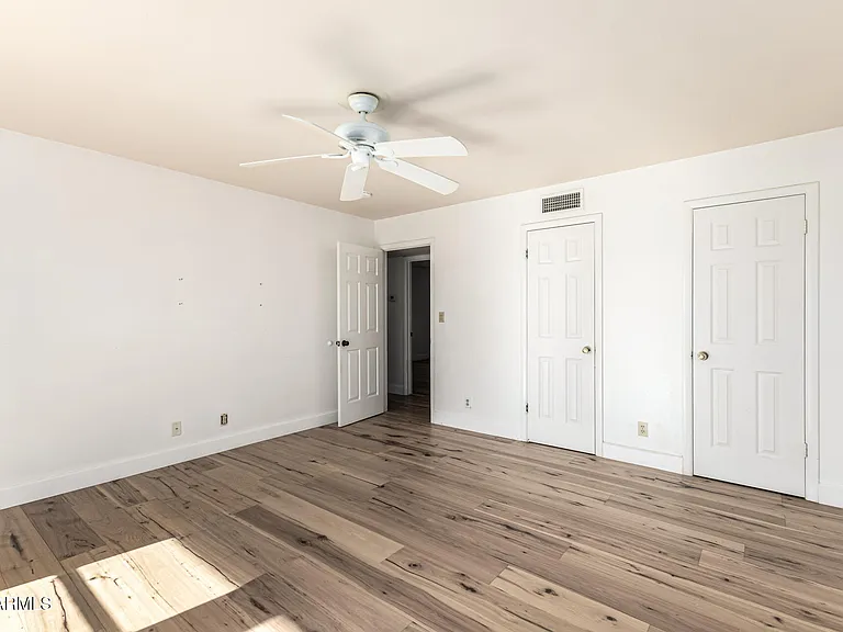 2421 S 221st Ave — Photo 15