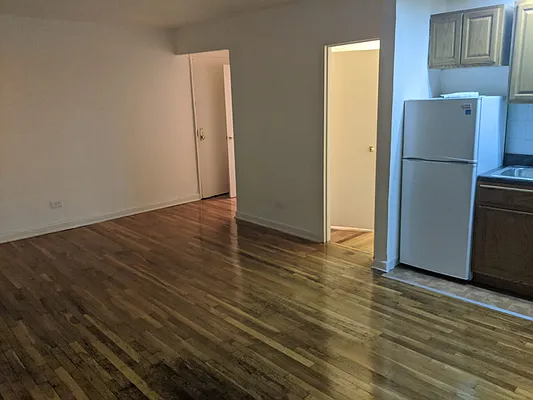 Rented by Delmark Realty LLC | media 31