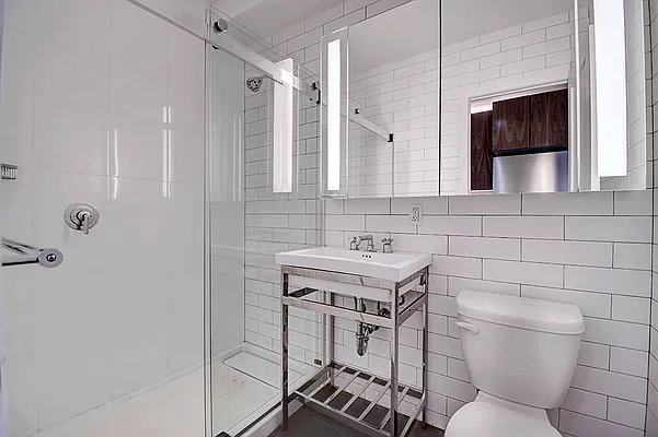 Rented by Urbane Brokerage | media 19