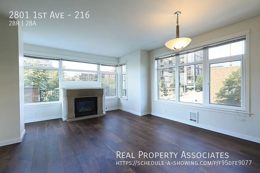 2 Bedroom Condo in Belltown w/ Huge Patio Overlooking Elliott Bay — Photo 3