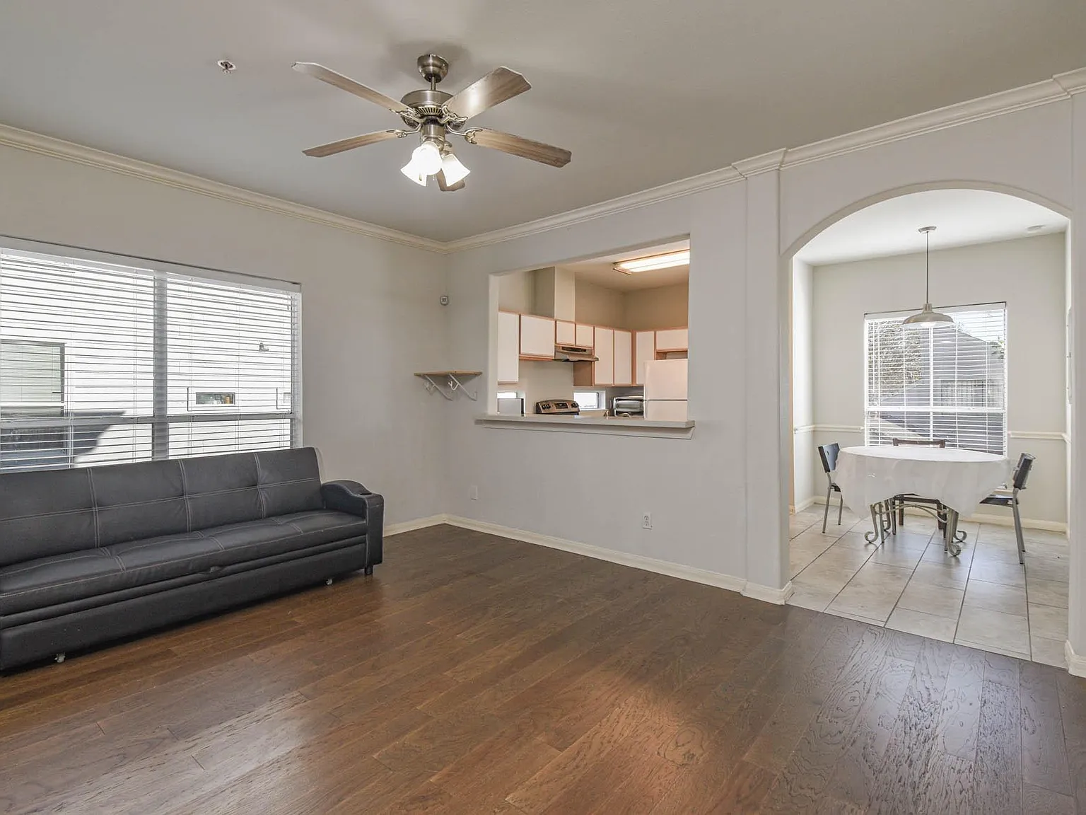 2 bed, 2.0 bath, 953 sqft, $1,495 — Photo 3