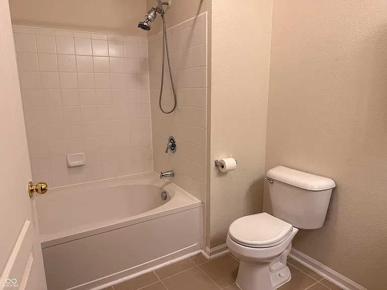 12820 University Cres #2C — Photo 21