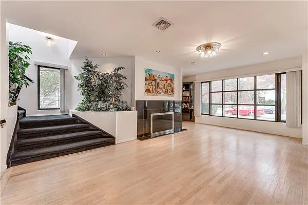 Sold by Exclusive Properties Sotheby's International Realty | media 8