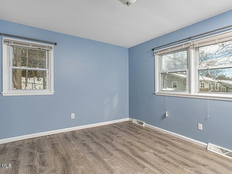 7 Elgin St #B — Photo 33
