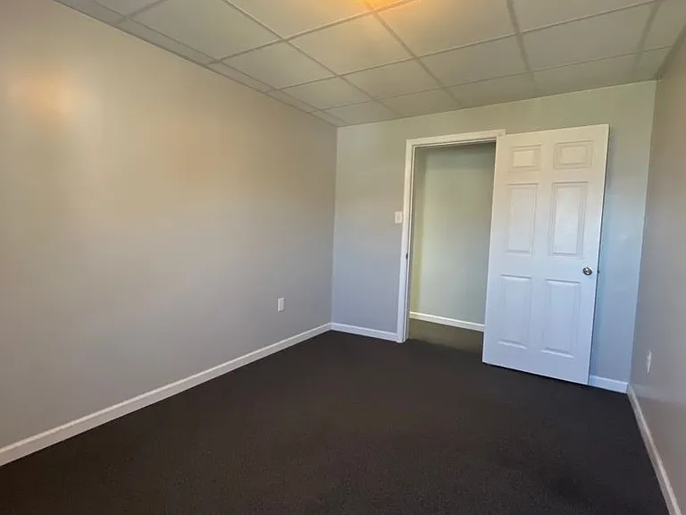 360 Lehigh Ave — Photo 9