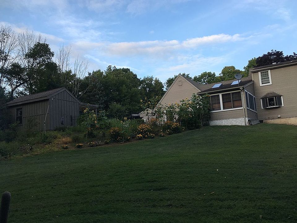2nd image of 202 Leonard Rd