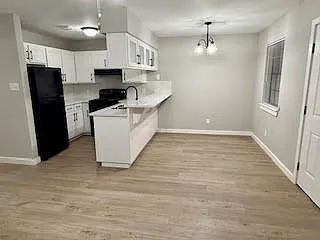 302 N Montevideo Ave #11 — Photo 2