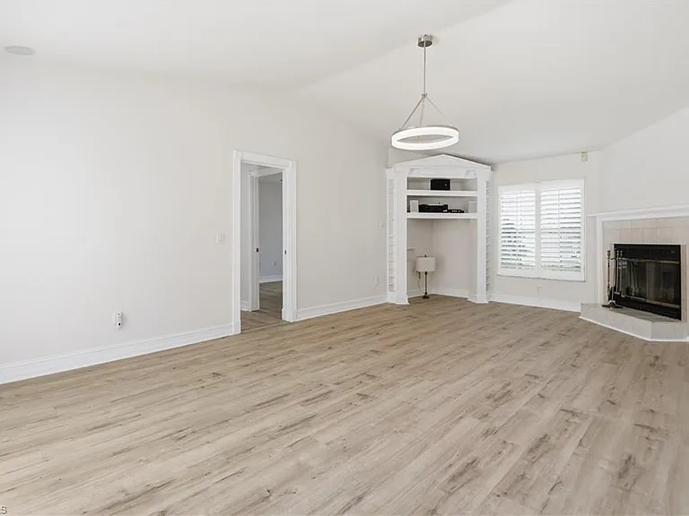 128 Viking Way — Photo 11