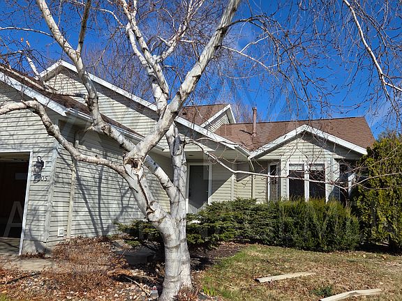 3rd image of 5605 Nancy Ln NW