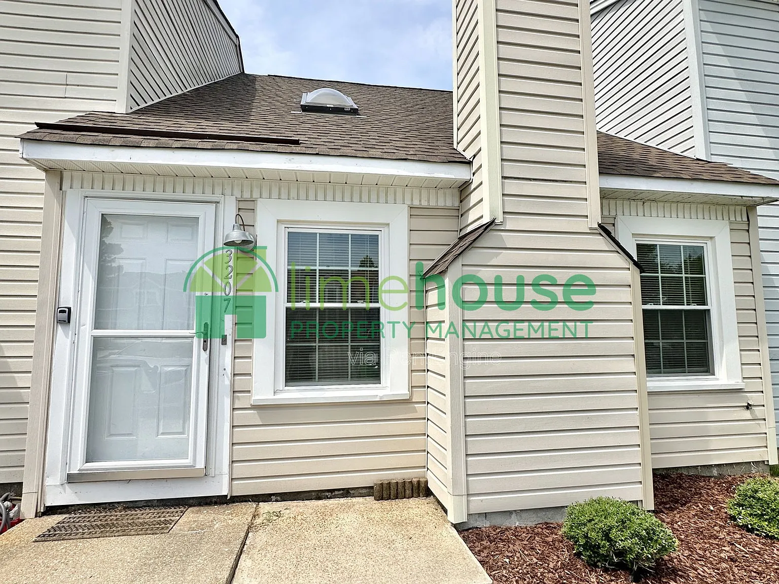 2 bed, 2.0 bath, 1100 sqft, $1,750 — Photo 2