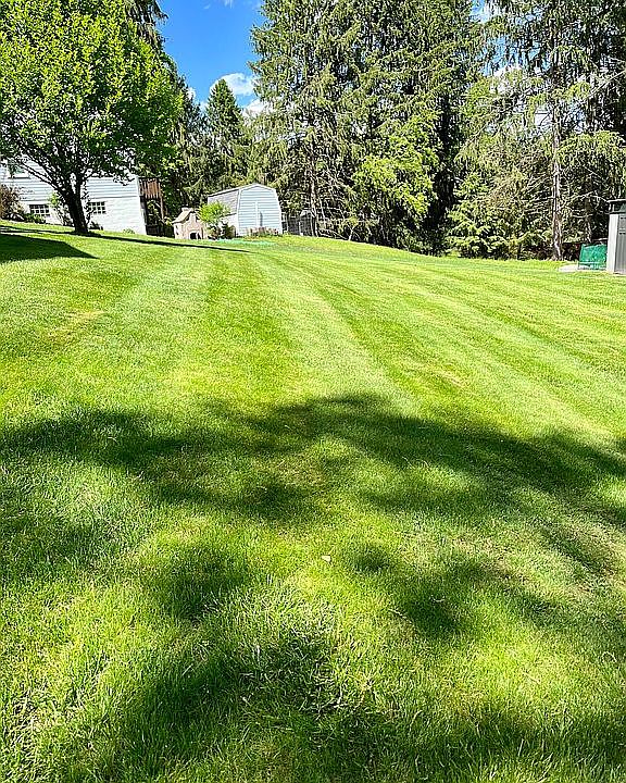 2nd image of 4744 Greenwood Dr
